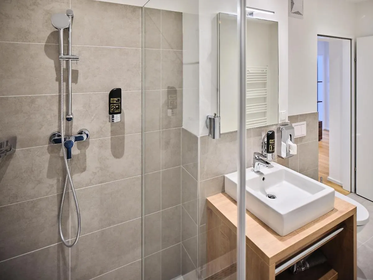 Myfavorit Apartments - Spacious Apartments Next To Puplic Transport U1 Direct Connection To Citycenter Viena Austria