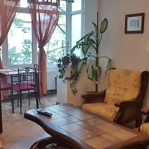 verificați disponibilitatea