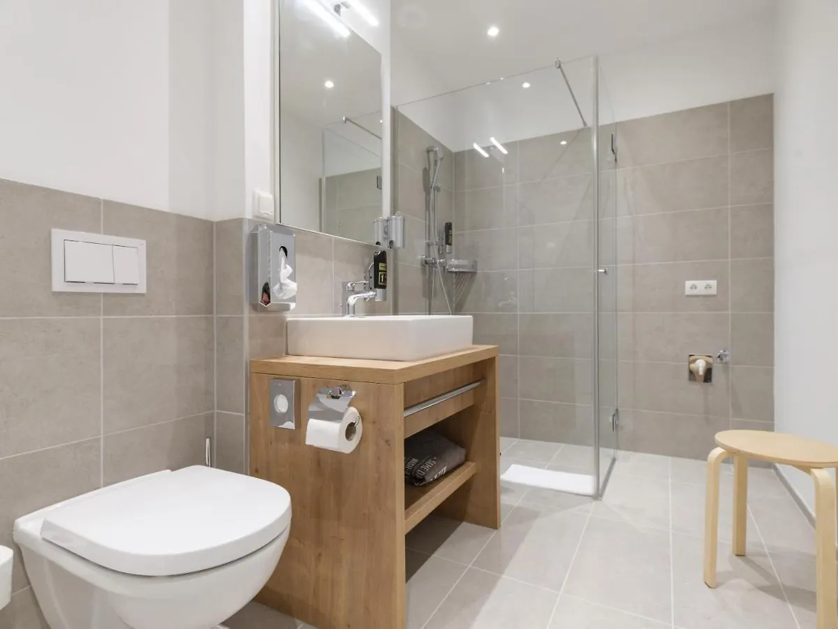 Myfavorit Apartments - Spacious Apartments Next To Puplic Transport U1 Direct Connection To Citycenter Vienne