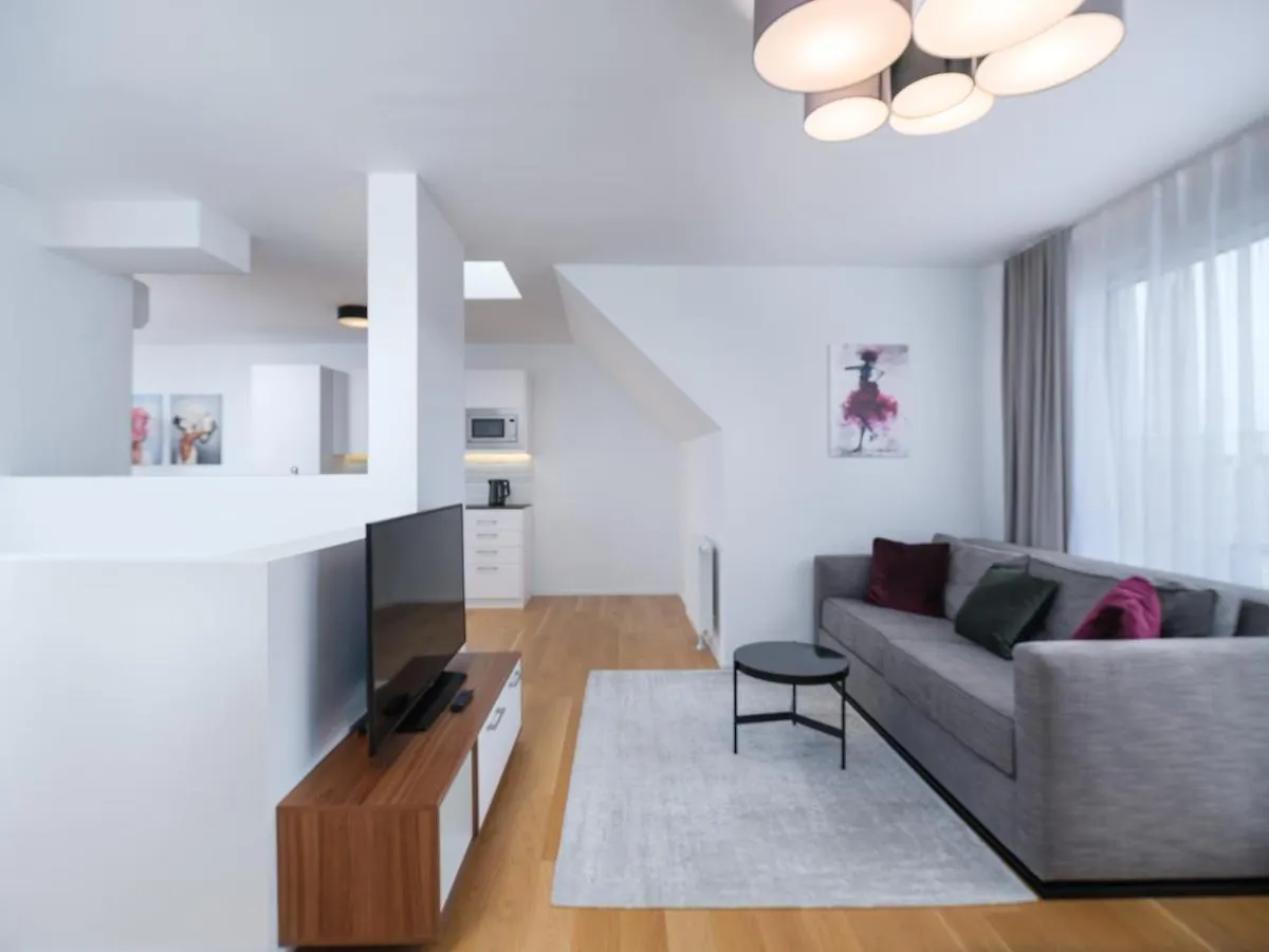 Myfavorit Apartments - Spacious Apartments Next To Puplic Transport U1 Direct Connection To Citycenter Vienna