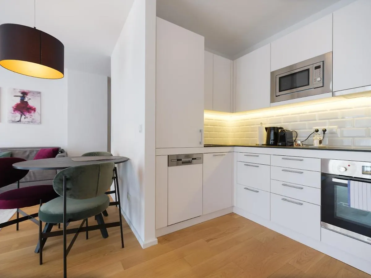 Myfavorit Apartments - Spacious Apartments Next To Puplic Transport U1 Direct Connection To Citycenter Vienna