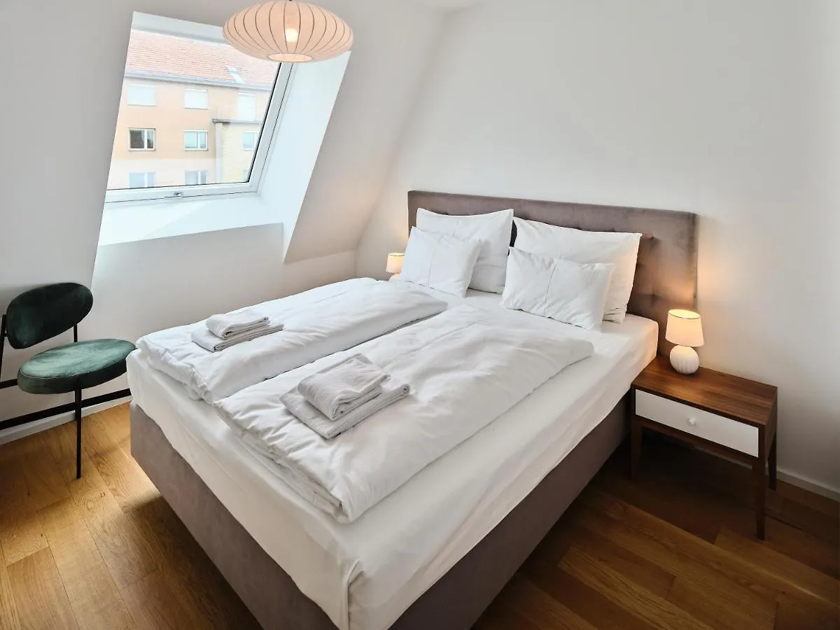 Myfavorit Apartments - Spacious Apartments Next To Puplic Transport U1 Direct Connection To Citycenter Vienna Austria