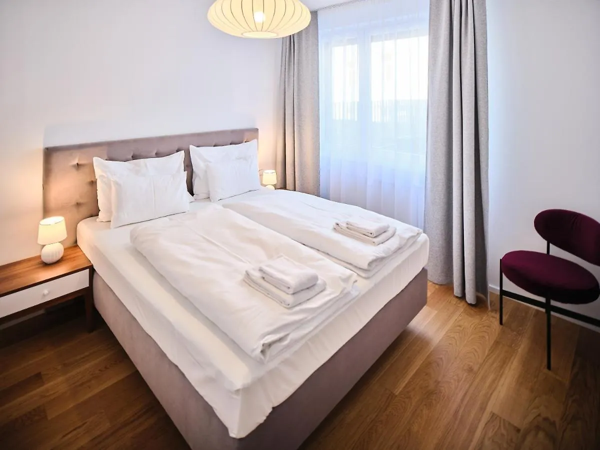 Myfavorit Apartments - Spacious Apartments Next To Puplic Transport U1 Direct Connection To Citycenter Vienna
