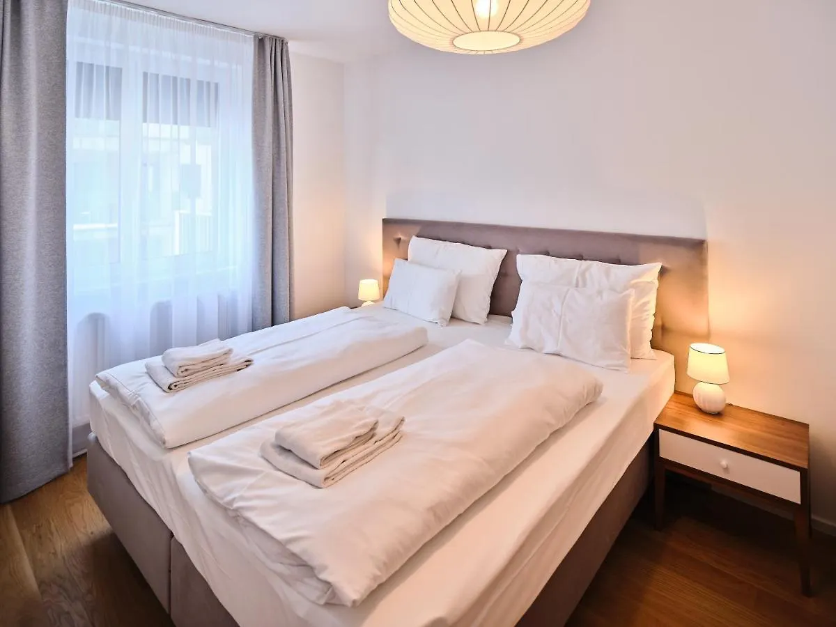 Myfavorit Apartments - Spacious Apartments Next To Puplic Transport U1 Direct Connection To Citycenter Vienna Austria