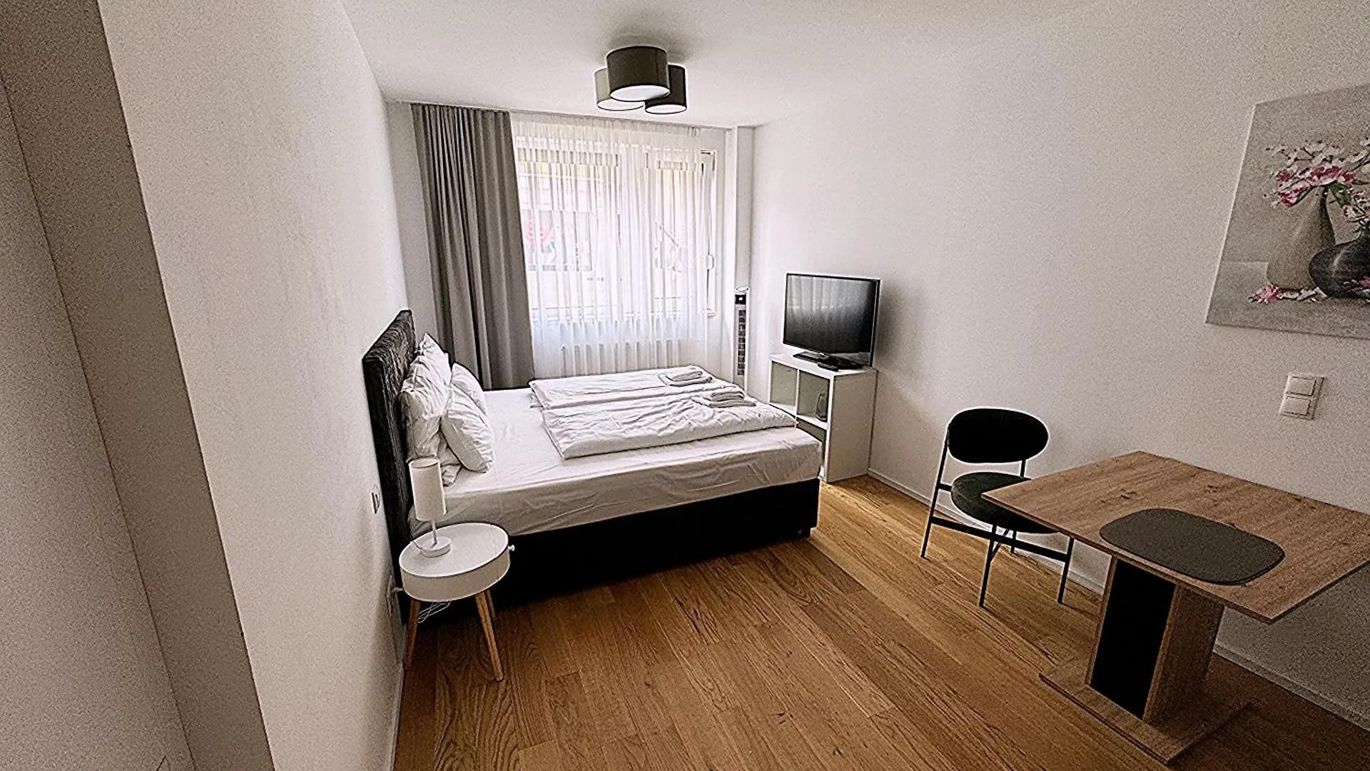 Myfavorit Apartments - Spacious Apartments Next To Puplic Transport U1 Direct Connection To Citycenter Vienna Austria